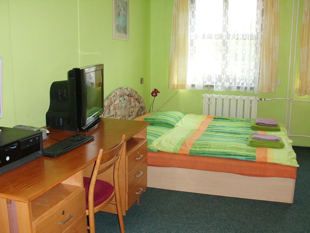 Pension Doctor Dvůr Králové nad Labem Rum bild